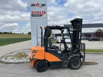 Wózki widłowe używane DOOSAN D35C-7 DIESEL VIERRADFRONTSTAPLER (13043968)