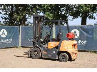 Wózki widłowe używane DOOSAN G25G GAS VIERRADFRONTSTAPLER (13065086)