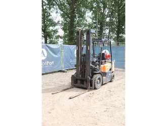 Wózki widłowe używane DOOSAN G25G GAS VIERRADFRONTSTAPLER (13065086)
