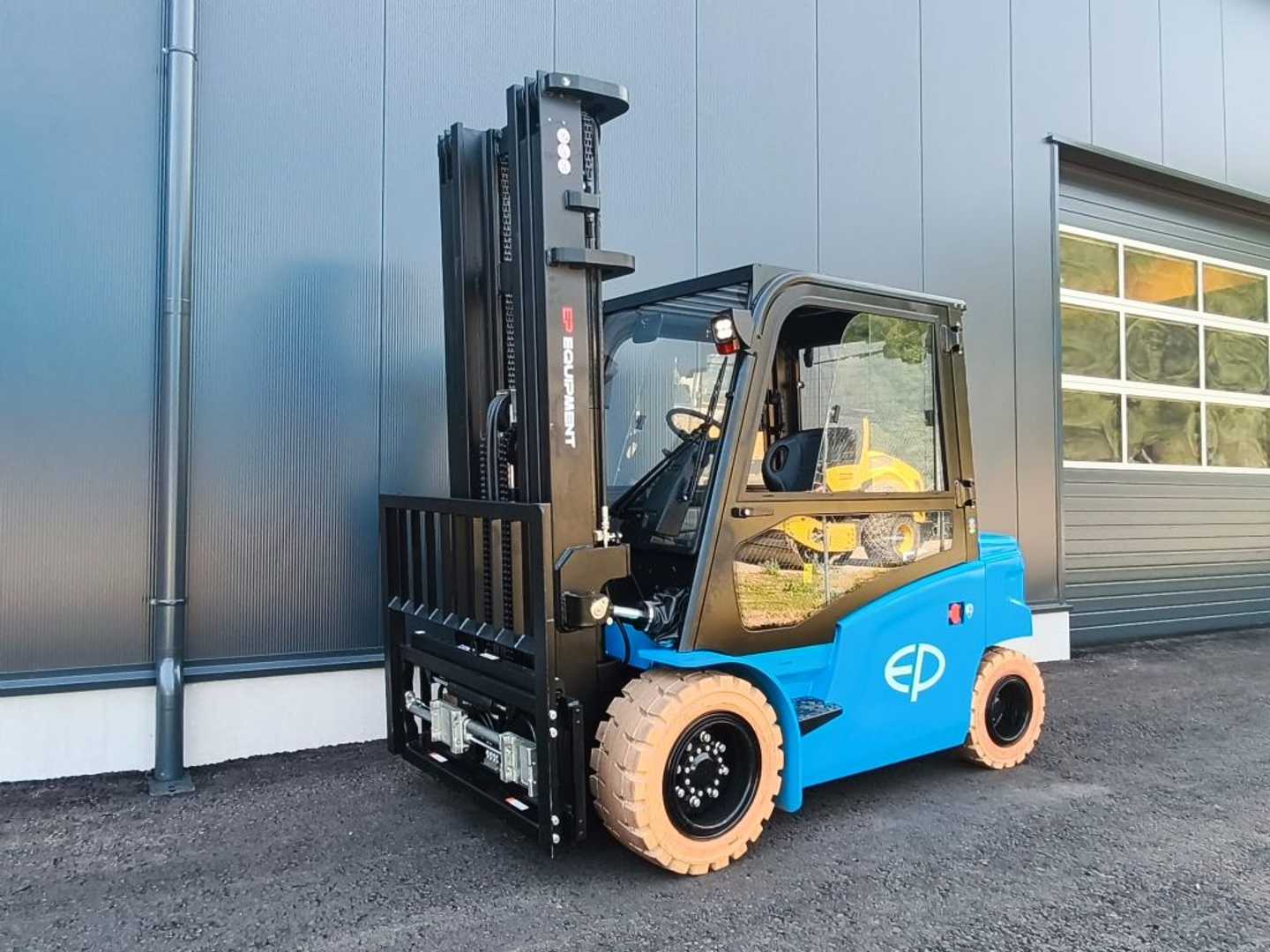 Wózki widłowe używane EP CPD50L1 NEUMASCHINE ELEKTRO VIERRADFRONTSTAPLER (13057336)