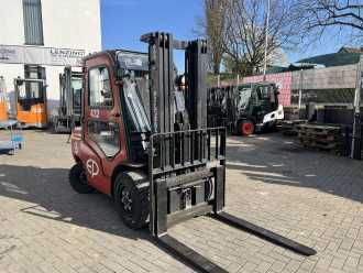 Wózki widłowe używane EP CPQD30T8 GAS VIERRADFRONTSTAPLER (12989931)