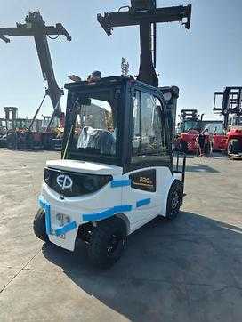 Wózki widłowe używane EP EFL30 PRO ELEKTRO VIERRADFRONTSTAPLER (13068719)