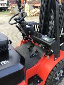 Wózki widłowe używane EP EFL302 ELEKTRO VIERRADFRONTSTAPLER (12833486)