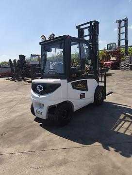 Wózki widłowe używane EP EFL35 PRO ELEKTRO VIERRADFRONTSTAPLER (13067453)