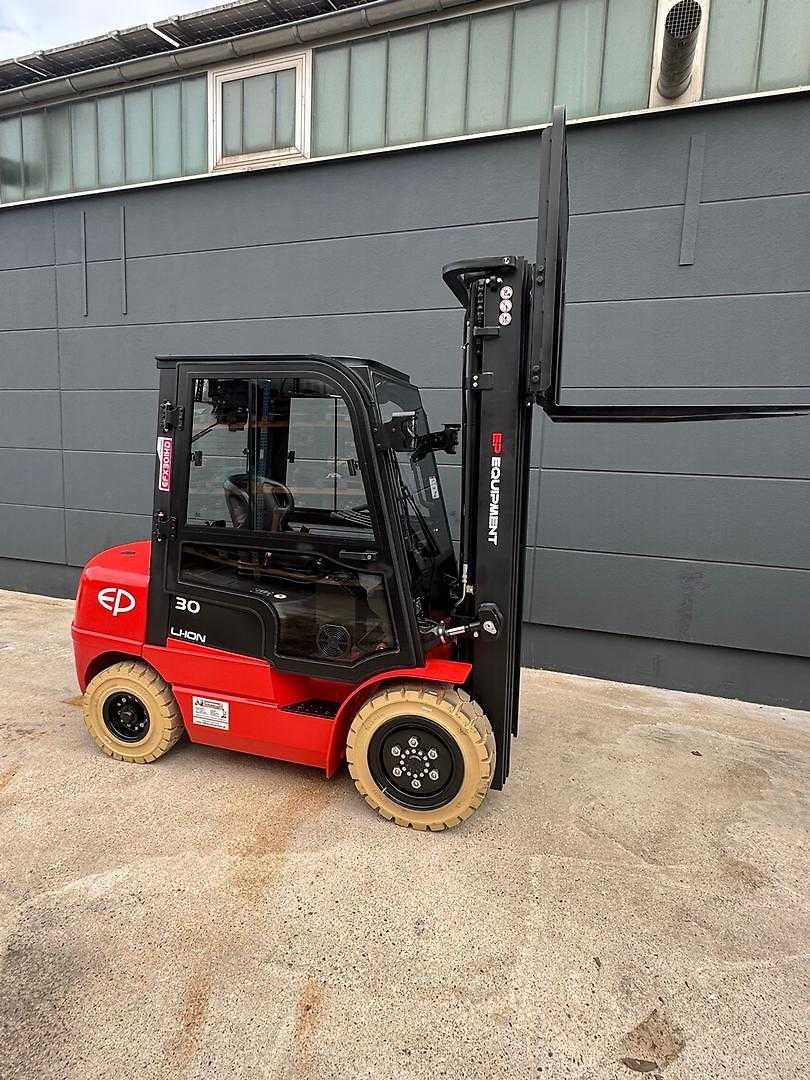 Wózki widłowe używane EP EFXZ301-H Lithium Ionen ELEKTRO VIERRADFRONTSTAPLER (13034764)