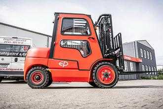 Wózki widłowe używane EP ELF302-K ELEKTRO VIERRADFRONTSTAPLER (12486454) backdrop