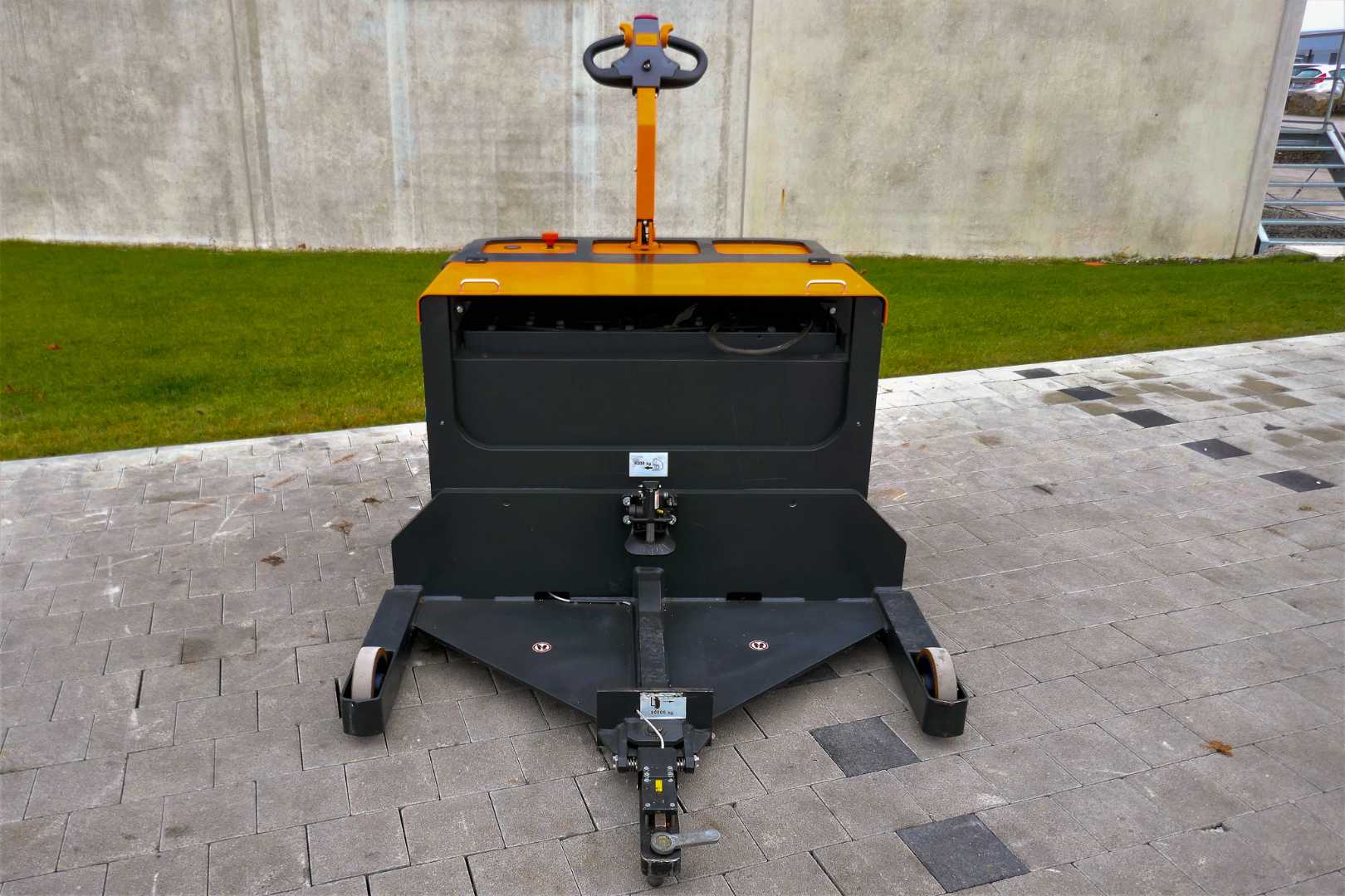 Wózki widłowe używane GENKINGER EGS 900-SO ELEKTRO SCHLEPPER (12962730)