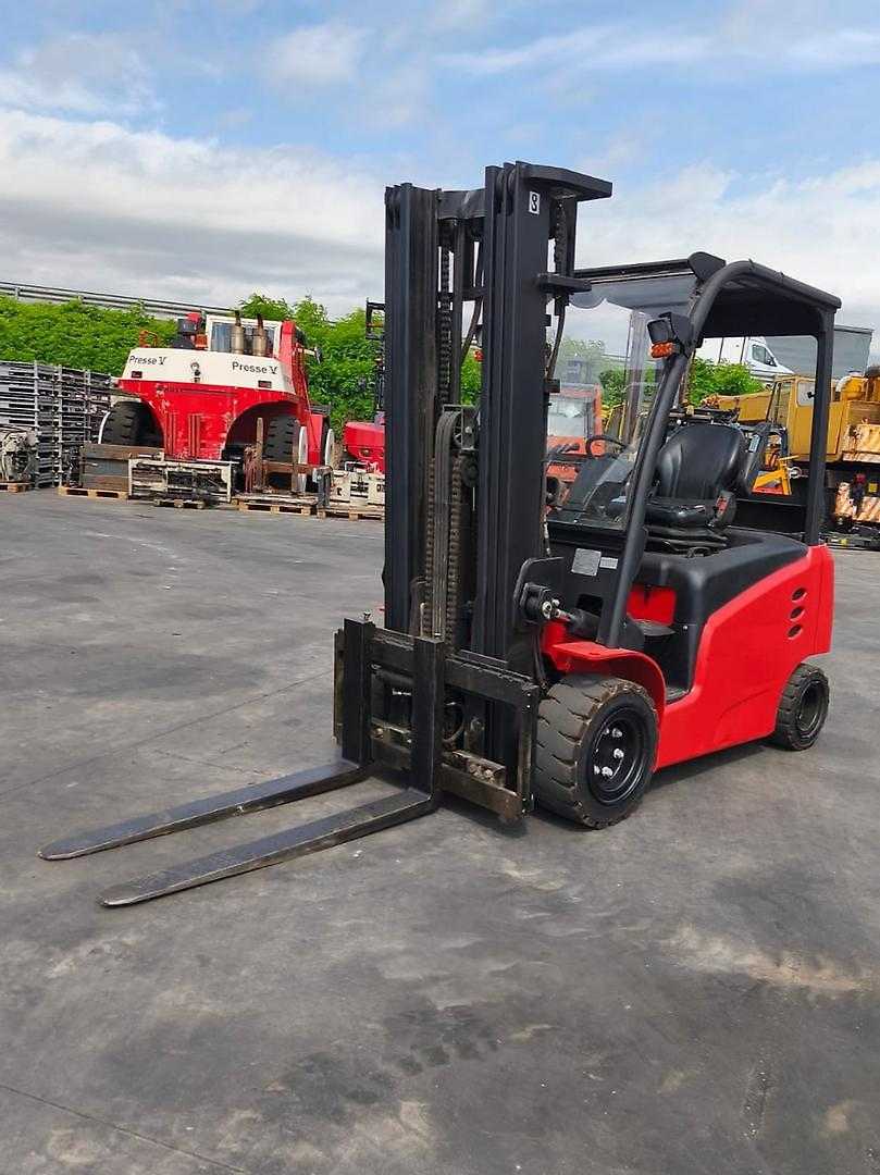 Wózki widłowe używane HANGCHA CPD35-XD2 ELEKTRO VIERRADFRONTSTAPLER (13045179)