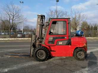 Wózki widłowe używane HANGCHA CPYD50 GAS VIERRADFRONTSTAPLER (12603340)