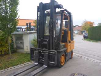Wózki widłowe używane HUBTEX DKS-80 DIESEL VIERRADFRONTSTAPLER (13075980)