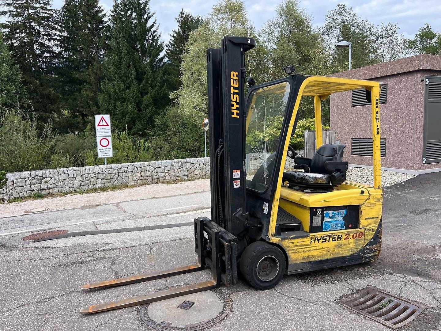 Wózki widłowe używane HYSTER J2.00XMT - 4750mm ELEKTRO DREIRADFRONTSTAPLER (13069369)