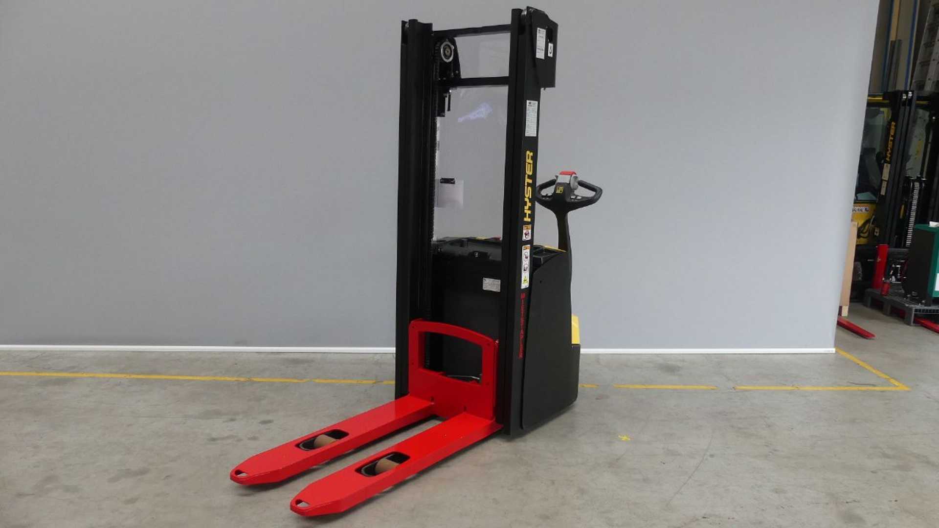 Wózki widłowe używane HYSTER S1.2 ELEKTRO HOCHHUBWAGENDEICHSEL (13069446)