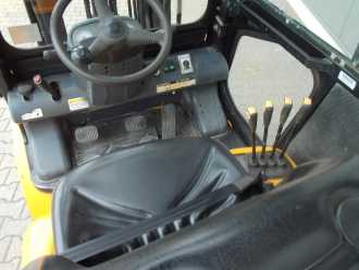 Wózki widłowe używane HYUNDAI 25D -7 DIESEL VIERRADFRONTSTAPLER (13074623)