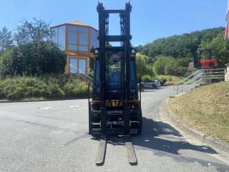 Wózki widłowe używane HYUNDAI 35 DN-9V DIESEL VIERRADFRONTSTAPLER (13047323)