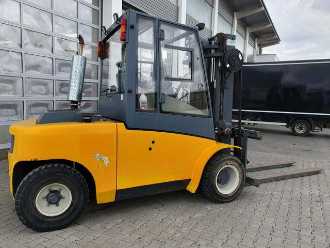 Wózki widłowe używane JUNGHEINRICH DFG 680 / 4.500mm / 2.413h / Zinkenverstellgerät DIESEL VIERRADFRONTSTAPLER (13033008)