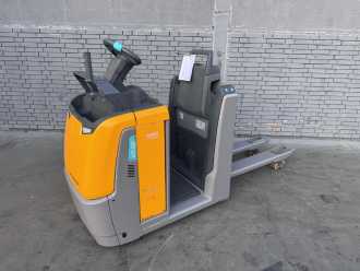 Wózki widłowe używane JUNGHEINRICH ECE 220 Baujahr 2022 / Stunden 363 /TOP CONDITION ELEKTRO NIEDERHUBKOMMISSIONIERER (13075485)