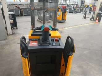 Wózki widłowe używane JUNGHEINRICH ECE 225 1150 ELEKTRO NIEDERHUBWAGENFAHRERSTAND (13063639)