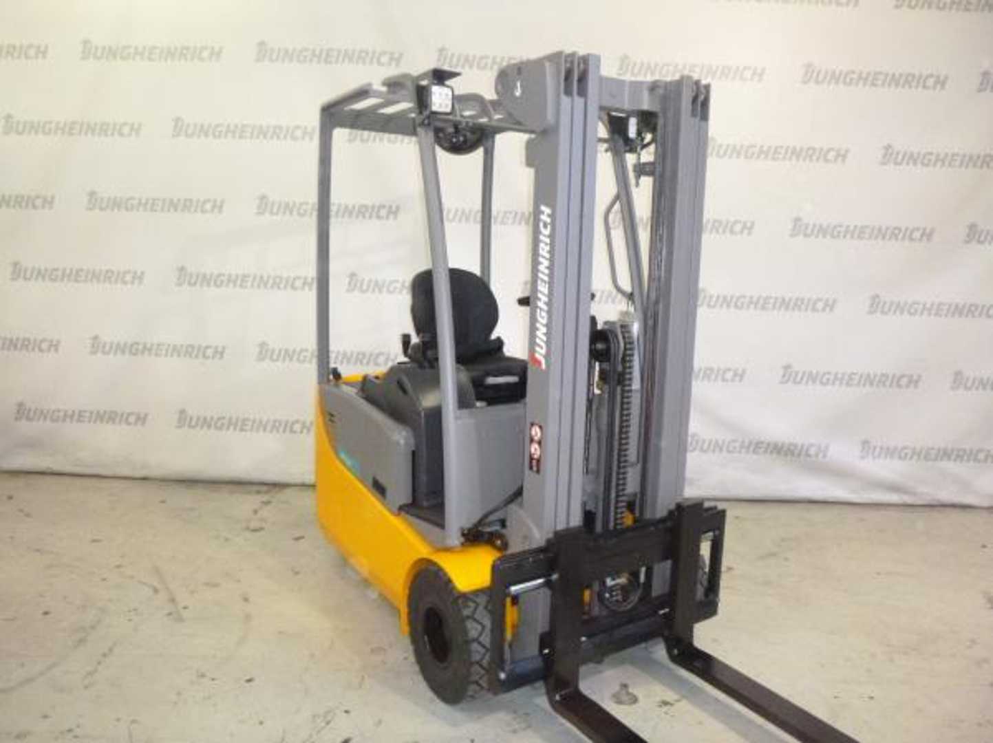 Wózki widłowe używane JUNGHEINRICH EFG 113 SP GE 120-450 DZ ELEKTRO DREIRADFRONTSTAPLER (13060864)