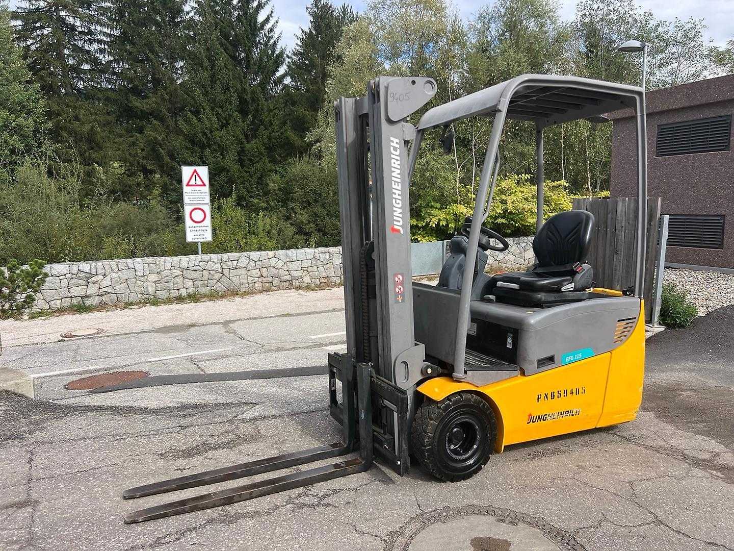 Wózki widłowe używane JUNGHEINRICH EFG 115 - 450DZ ELEKTRO DREIRADFRONTSTAPLER (13068232)