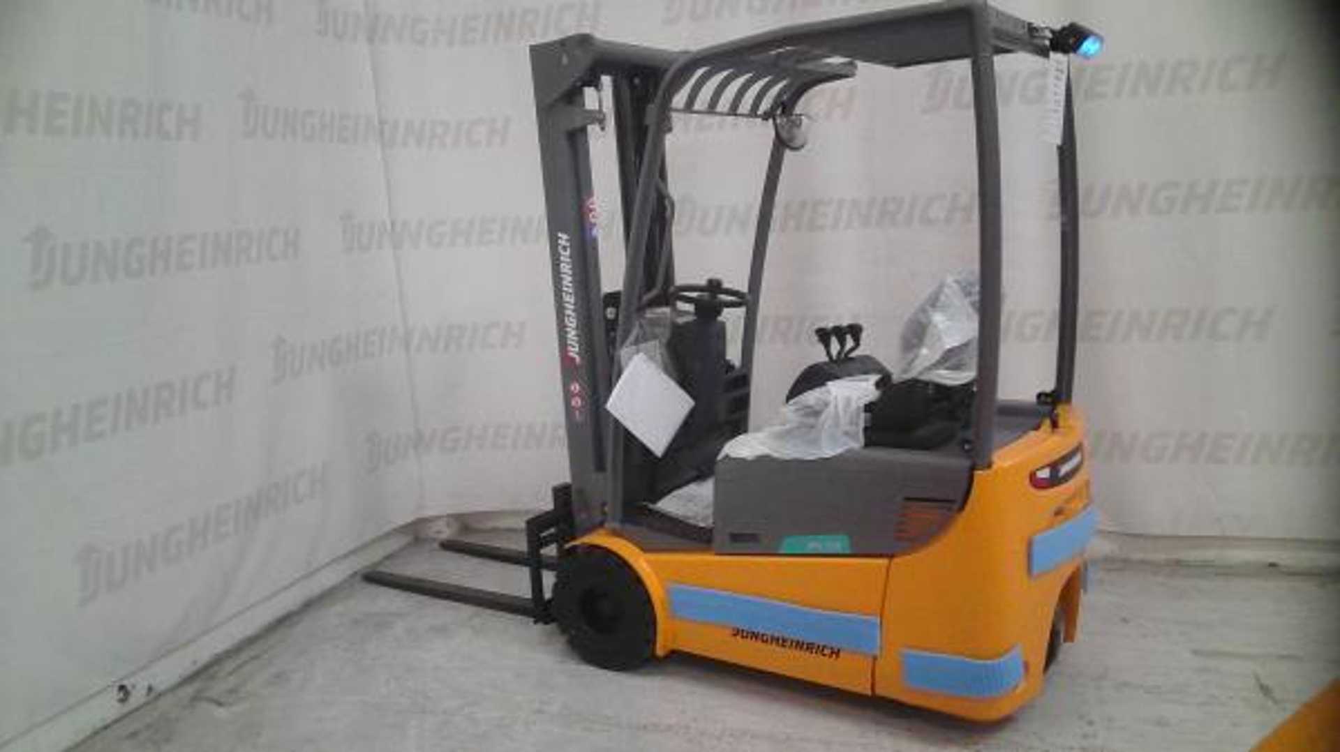 Wózki widłowe używane JUNGHEINRICH EFG 115 SP GE 115-500 DZ - LCD ELEKTRO DREIRADFRONTSTAPLER (13060862)