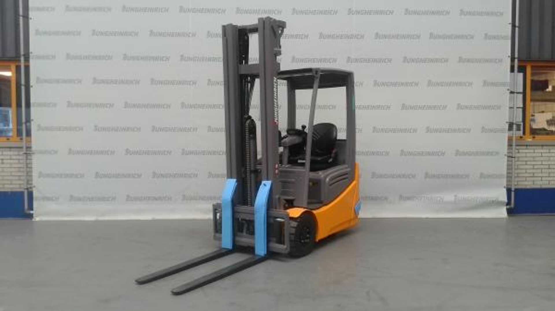 Wózki widłowe używane JUNGHEINRICH EFG 213 MP GE 115-550 DZ ELEKTRO VIERRADFRONTSTAPLER (13048859)