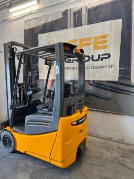 Wózki widłowe używane JUNGHEINRICH EFG 215 GE115-350ZZ Litio ELEKTRO DREIRADFRONTSTAPLER (13059549)