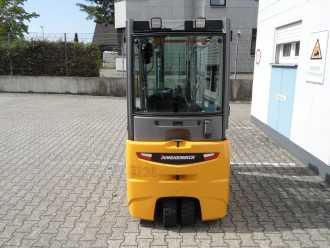 Wózki widłowe używane JUNGHEINRICH EFG 215 - Triplex - Doppelpedal - wenig Stunden ELEKTRO DREIRADFRONTSTAPLER (13064904)