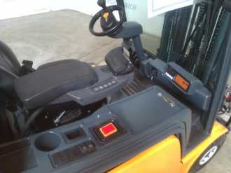 Wózki widłowe używane JUNGHEINRICH EFG 216k 500DZ ELEKTRO DREIRADFRONTSTAPLER (12871202)