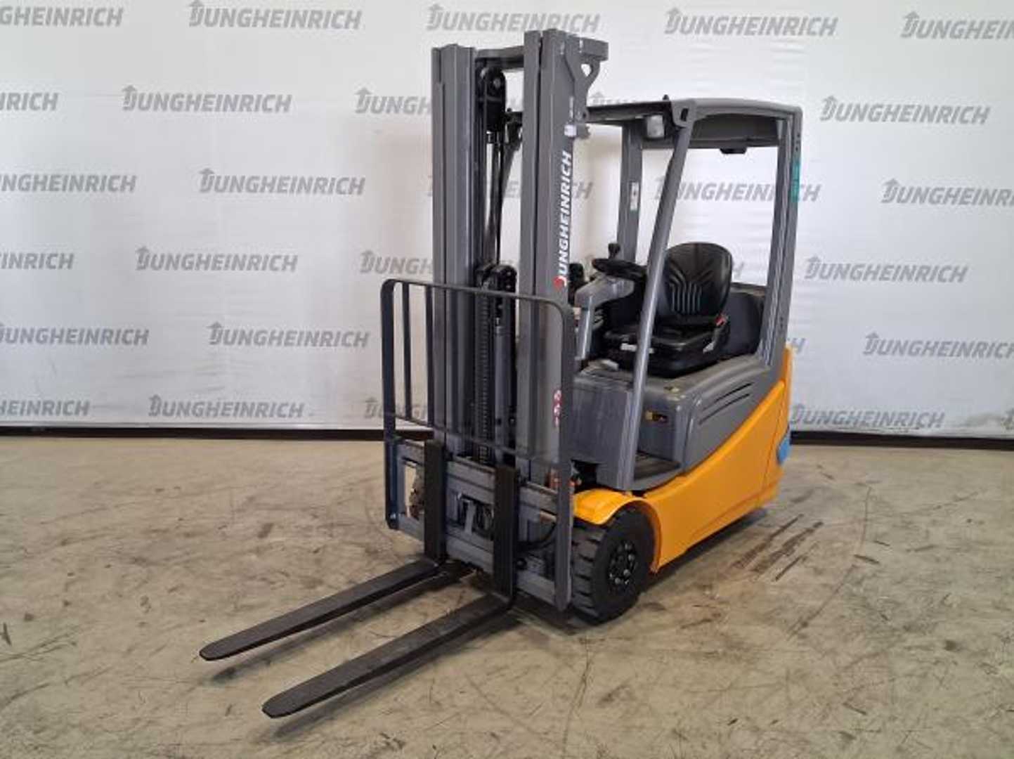 Wózki widłowe używane JUNGHEINRICH EFG 216k MP GE 100-480 DZ ELEKTRO VIERRADFRONTSTAPLER (13073742)