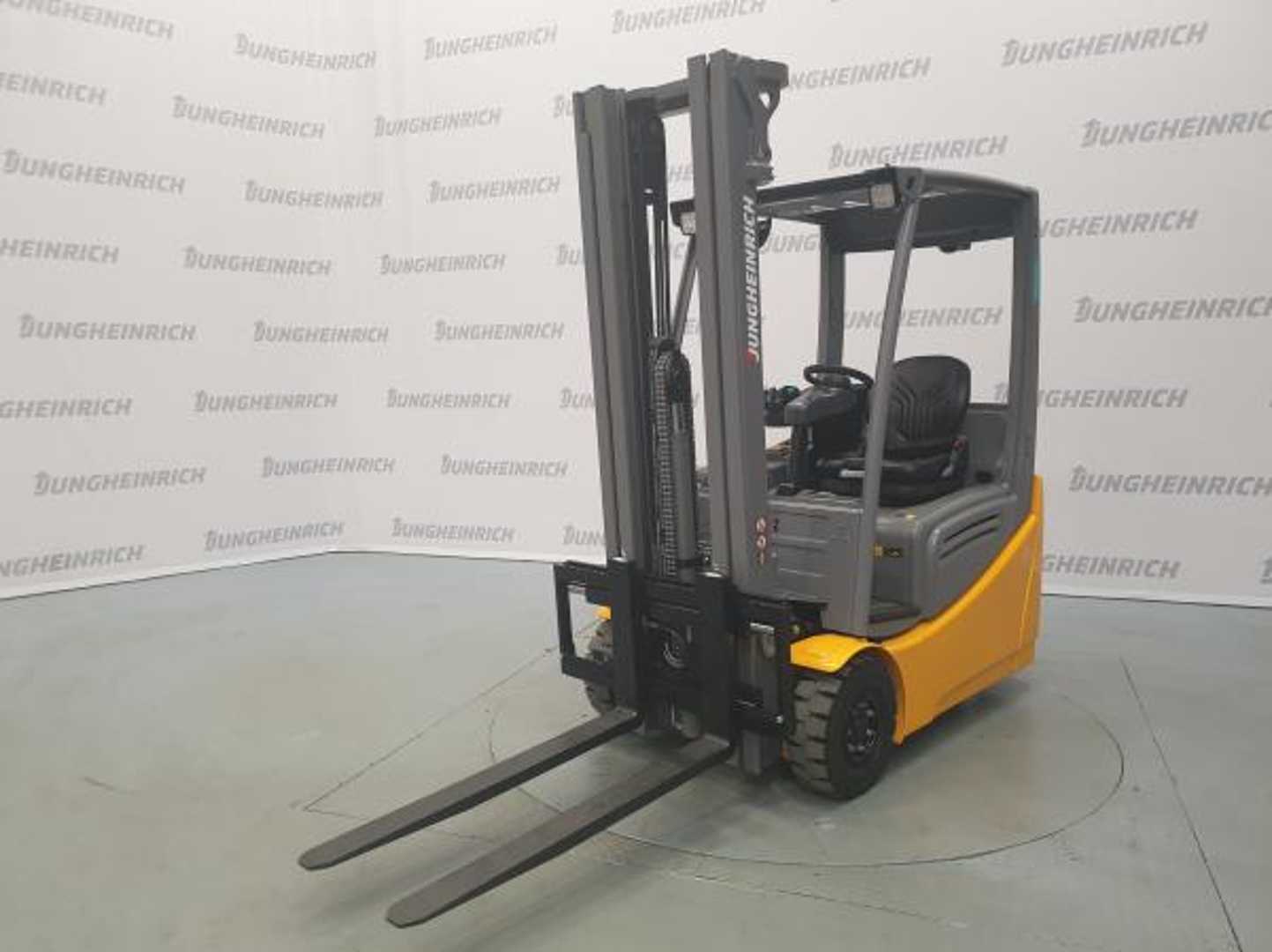 Wózki widłowe używane JUNGHEINRICH EFG 216k SP GE 115-500 DZ ELEKTRO VIERRADFRONTSTAPLER (13008785)