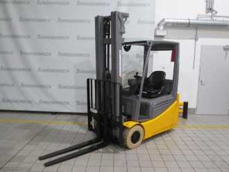Wózki widłowe używane JUNGHEINRICH EFG 216k SP GE 115-550 DZ ELEKTRO VIERRADFRONTSTAPLER (12993181) backdrop