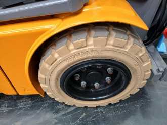 Wózki widłowe używane JUNGHEINRICH EFG 218 SP G+E 115 500 DZ ELEKTRO VIERRADFRONTSTAPLER (13058529)