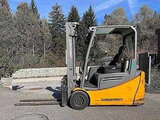 Wózki widłowe używane JUNGHEINRICH EFG 220 - 464DZ ELEKTRO DREIRADFRONTSTAPLER (13076942)