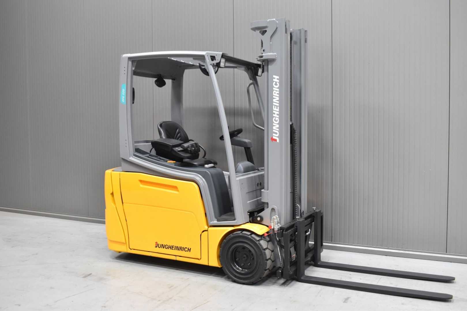 Wózki widłowe używane JUNGHEINRICH EFG 220 /56212/ ELEKTRO DREIRADFRONTSTAPLER (13028566)