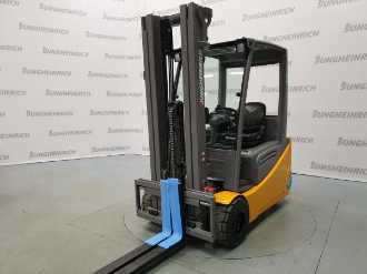 Wózki widłowe używane JUNGHEINRICH EFG 220 MP GE 115-480 DZ ELEKTRO VIERRADFRONTSTAPLER (13015414) backdrop