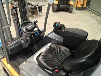 Wózki widłowe używane JUNGHEINRICH EFG 220 SP GE 115-464DZ ELEKTRO VIERRADFRONTSTAPLER (13074542)