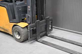 Wózki widłowe używane JUNGHEINRICH EFG 320 /53521/ ELEKTRO VIERRADFRONTSTAPLER (12939739)