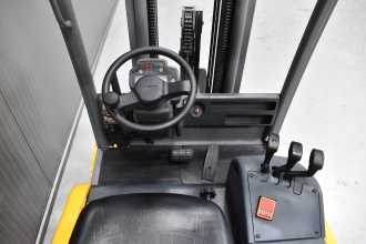 Wózki widłowe używane JUNGHEINRICH EFG 320 N /57426/ ELEKTRO VIERRADFRONTSTAPLER (13064237)