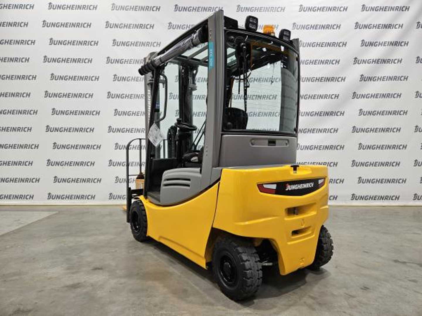 Wózki widłowe używane JUNGHEINRICH EFG 320 SP GE 120-470 DZ ELEKTRO VIERRADFRONTSTAPLER (12919084)