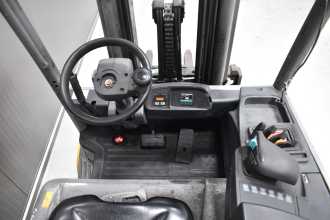 Wózki widłowe używane JUNGHEINRICH EFG 425 /56679/ ELEKTRO VIERRADFRONTSTAPLER (13015601)