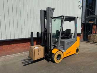 Wózki widłowe używane JUNGHEINRICH EFG 425 / Triplex 5500 mm / NEUGERÄT ELEKTRO VIERRADFRONTSTAPLER (13068275)