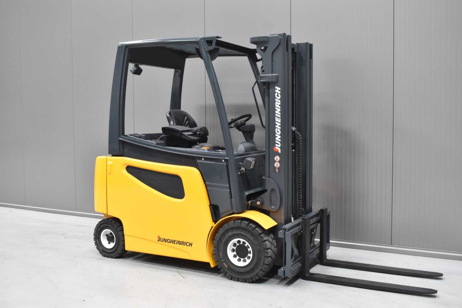 Wózki widłowe używane JUNGHEINRICH EFG 425 k /56108/ ELEKTRO VIERRADFRONTSTAPLER (13030882)