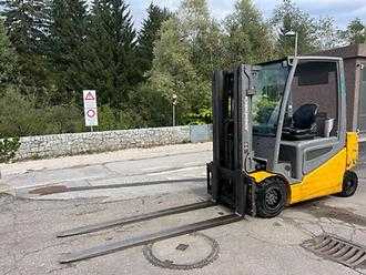Wózki widłowe używane JUNGHEINRICH EFG 430 - 440DZ ELEKTRO VIERRADFRONTSTAPLER (13068228) backdrop