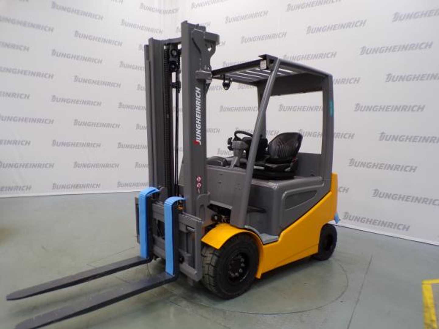 Wózki widłowe używane JUNGHEINRICH EFG 430k SP GE 115-330 ZT ELEKTRO VIERRADFRONTSTAPLER (13030892)