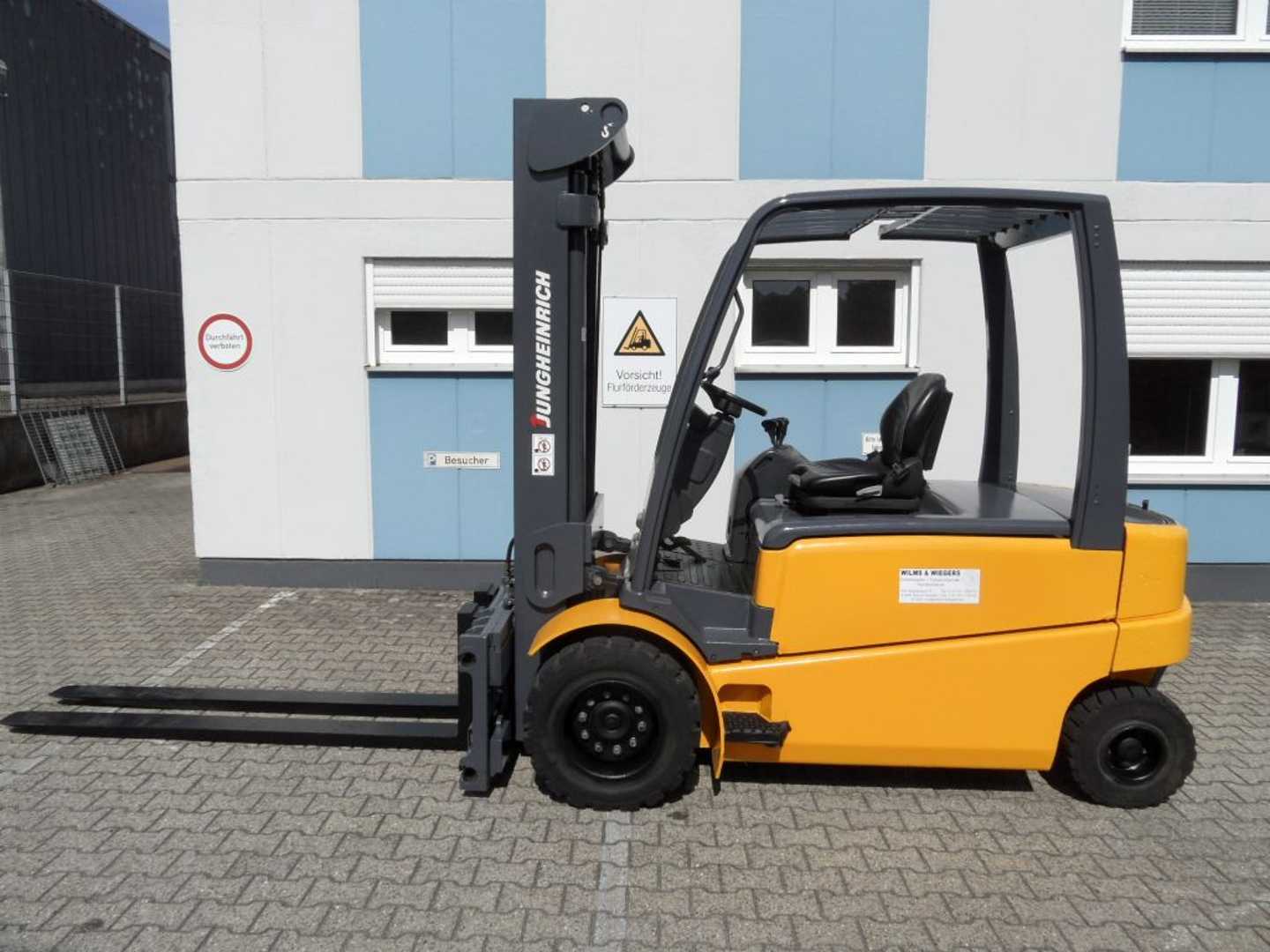 Wózki widłowe używane JUNGHEINRICH EFG 550 - Zinkenverstellgerät mit 2 m Gabeln ELEKTRO VIERRADFRONTSTAPLER (13065163)