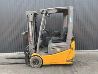 Wózki widłowe używane JUNGHEINRICH EFG213 ELEKTRO DREIRADFRONTSTAPLER (13040095)