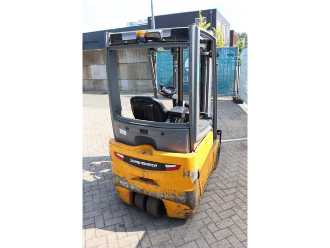 Wózki widłowe używane JUNGHEINRICH EFG215 ELEKTRO VIERRADFRONTSTAPLER (13032243)