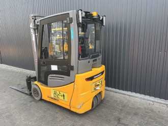 Wózki widłowe używane JUNGHEINRICH EFG216k ELEKTRO DREIRADFRONTSTAPLER (13040746)