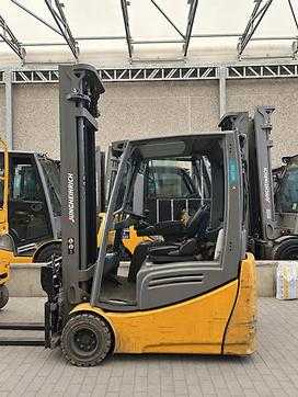 Wózki widłowe używane JUNGHEINRICH EFG218K ELEKTRO DREIRADFRONTSTAPLER (13072937)