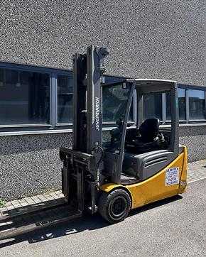 Wózki widłowe używane JUNGHEINRICH EFG220 ELEKTRO DREIRADFRONTSTAPLER (13044127) backdrop